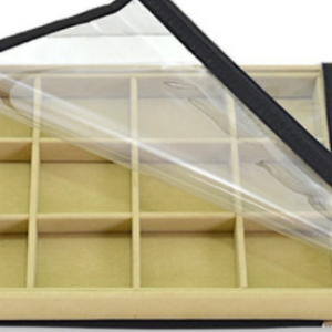 Bandeja c/12 divisorias, c/tampa, 18x28cm.