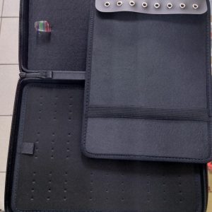 Maleta p/joias, medidas 7x22x29cm.