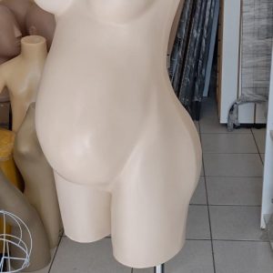 Manequim gravida, em plastico, bege.